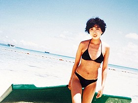 伸びる長乳首熟女 江里子 55歳 サンプル動画サムネイル